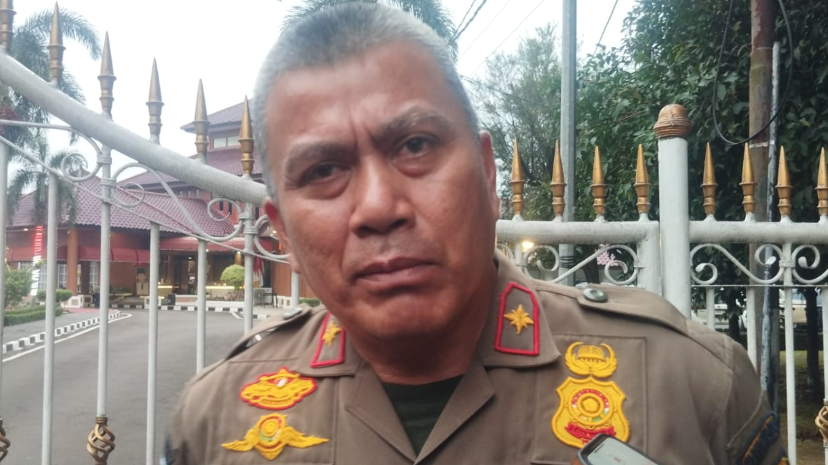 Kepala Satpol PP Kabupaten Bogor, Cecep Imam Nagarasid saat menyampaikan keterangan.