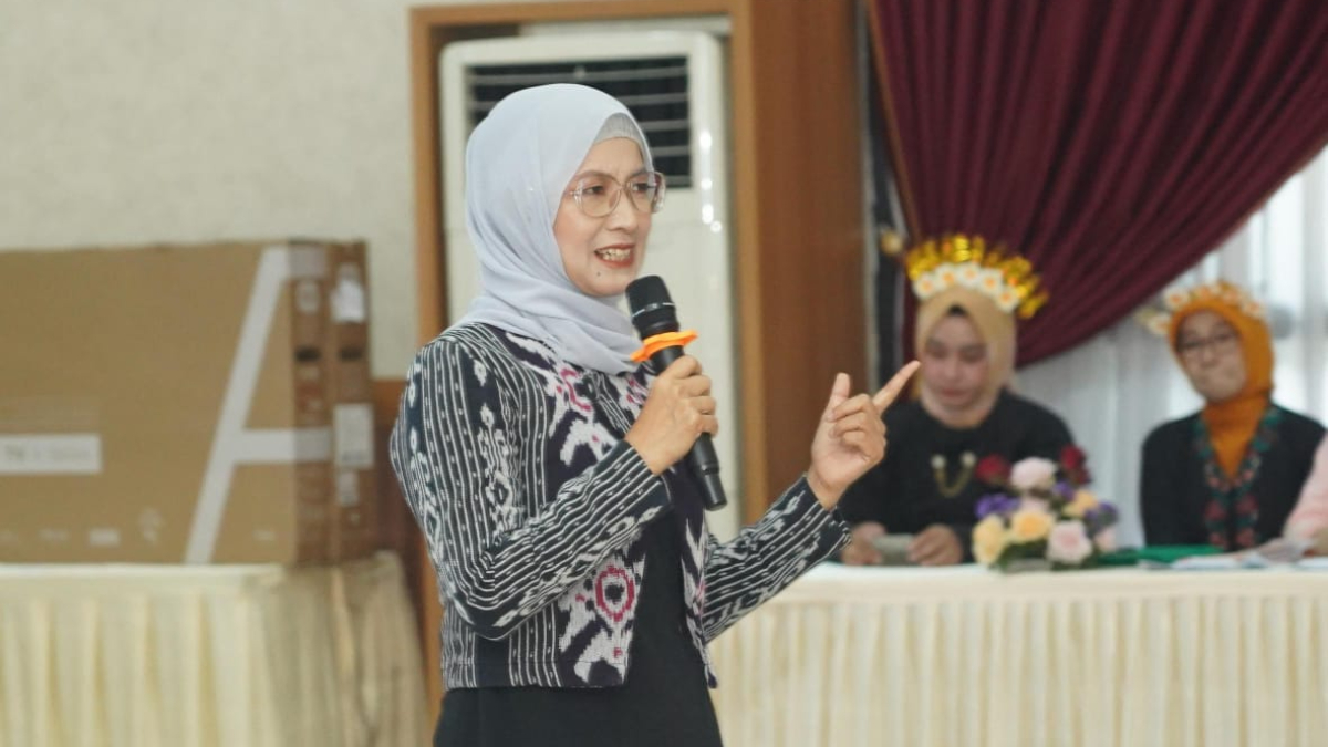 Nina Marlina seorang Hipnoterapis Klinis saat hadir dalam sebuah acara.