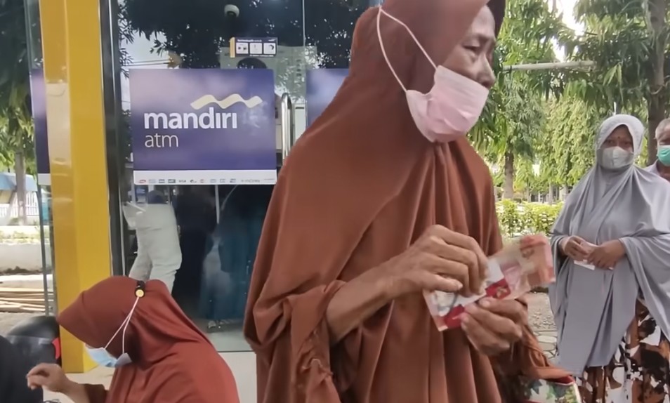 KPM mencairkan saldo bansos melalui ATM Bank Mandiri