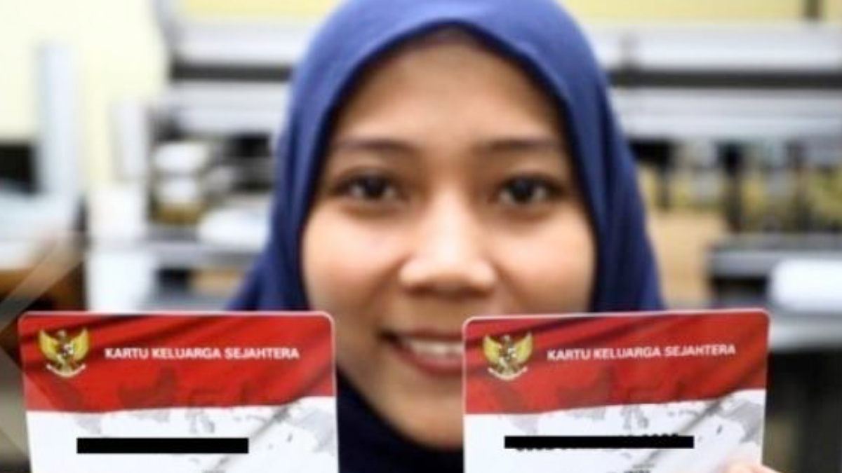 Ilustrasi: Penyaluran bantuan sosial (bansos) kepada para penerima manfaat atau KPM.