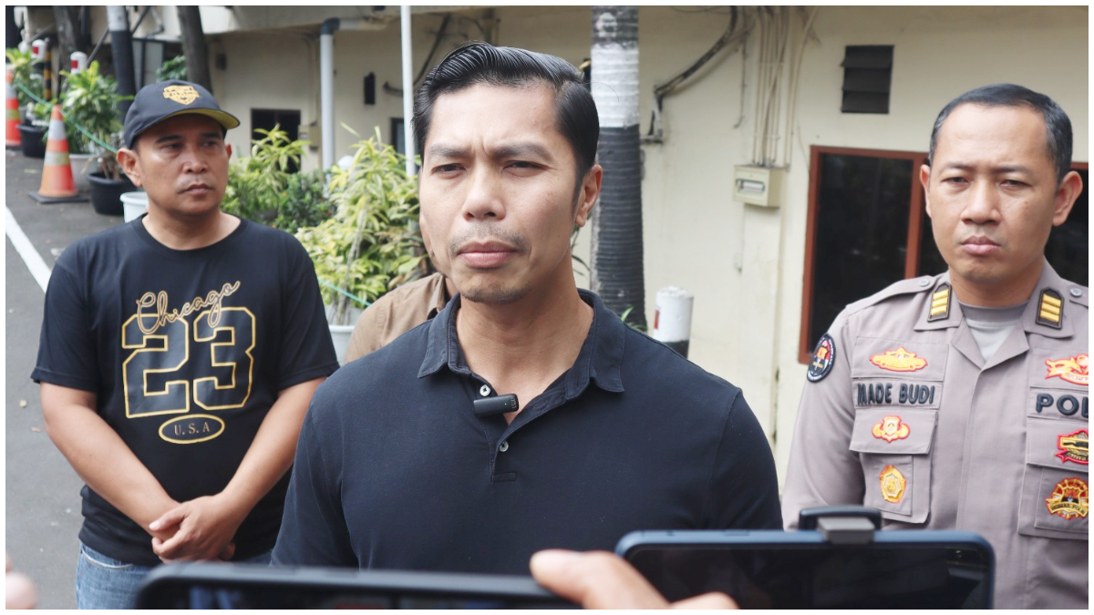 Kasat Reskrim Polres Metro Depok didampingi Kasi Humas Polres Metro Depok saat memberikan keterangan penangkapan matel Minggu 14 Desember 2025.