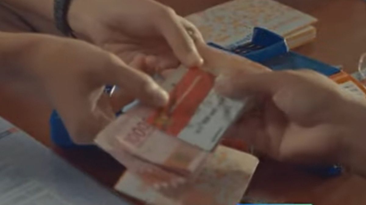 Ilustrasi pencairan bansos BPNT melalui KKS milik KPM.