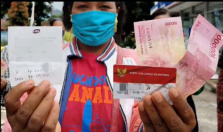 KPM menerima pencairan bansos dan bantuan tambahan melalui KKS Baru