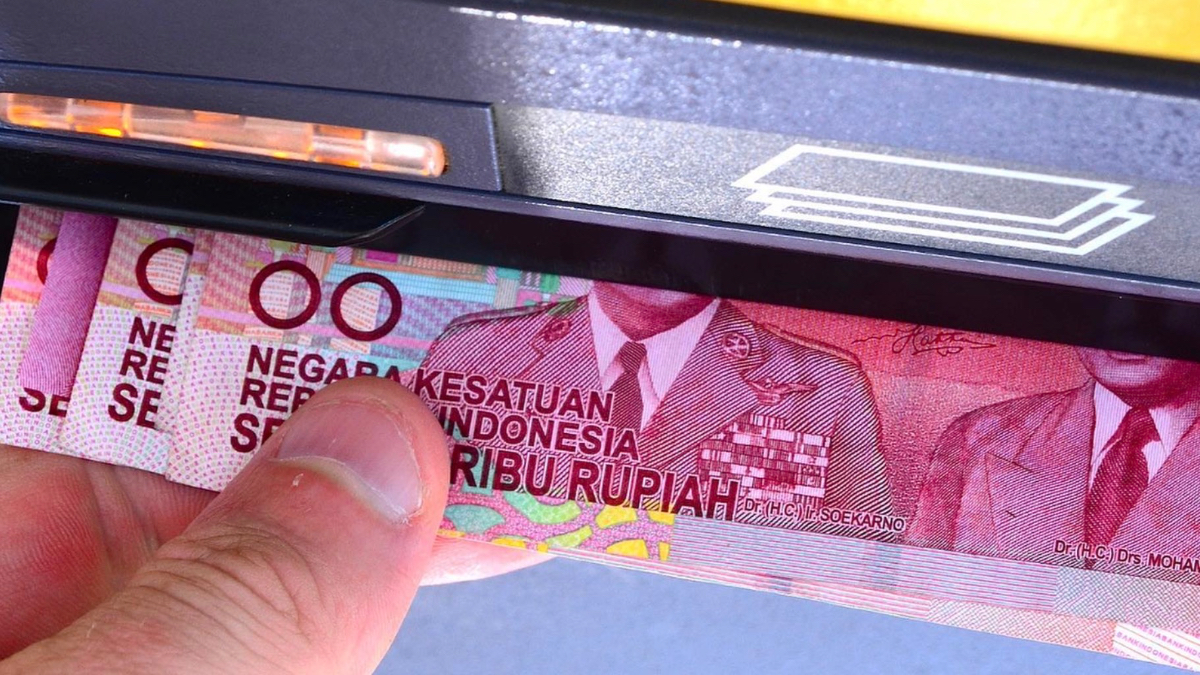 Ilustrasi: Penyaluran bantuan sosial (bansos) kepada para penerima manfaat atau KPM.