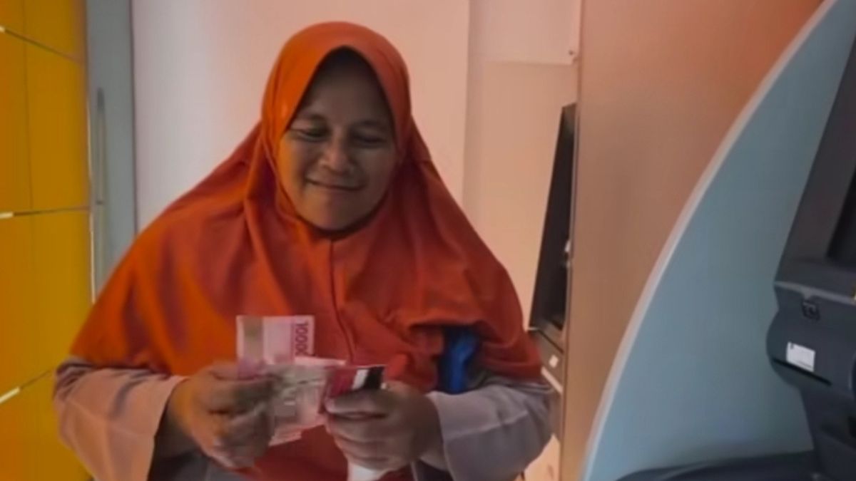 Ilustrasi: Pencairan bantuan sosial (bansos) kepada KPM.