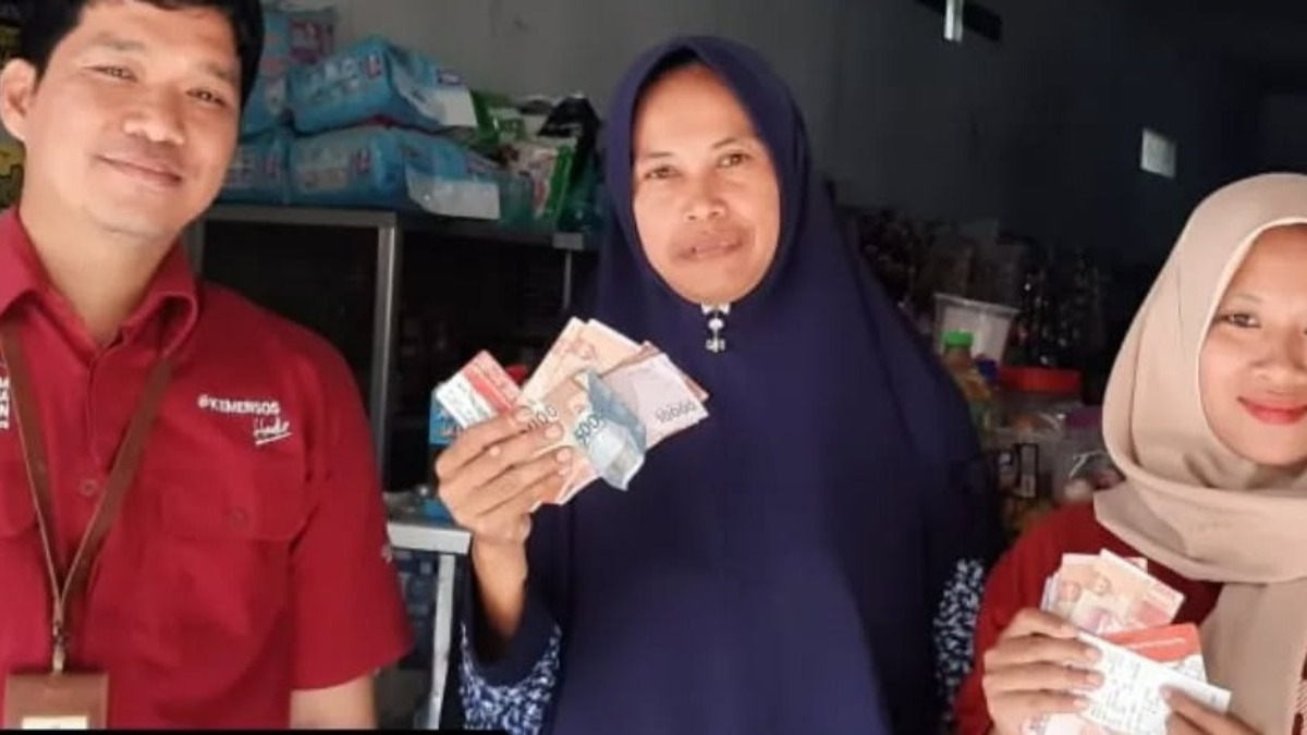 Ilustrasi penarikan dana bansos Rp1,5 juta