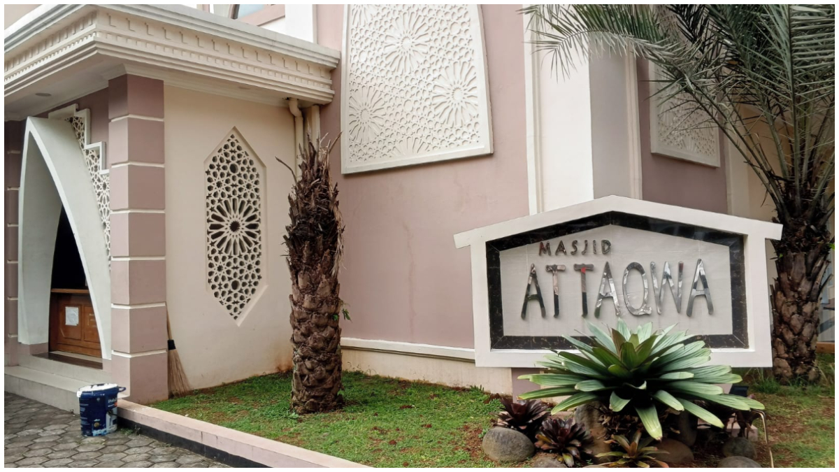 Masjid At Taqwa Balai Kota Bogor, yang  jadi lokasi pencurian sepatu jemaah.