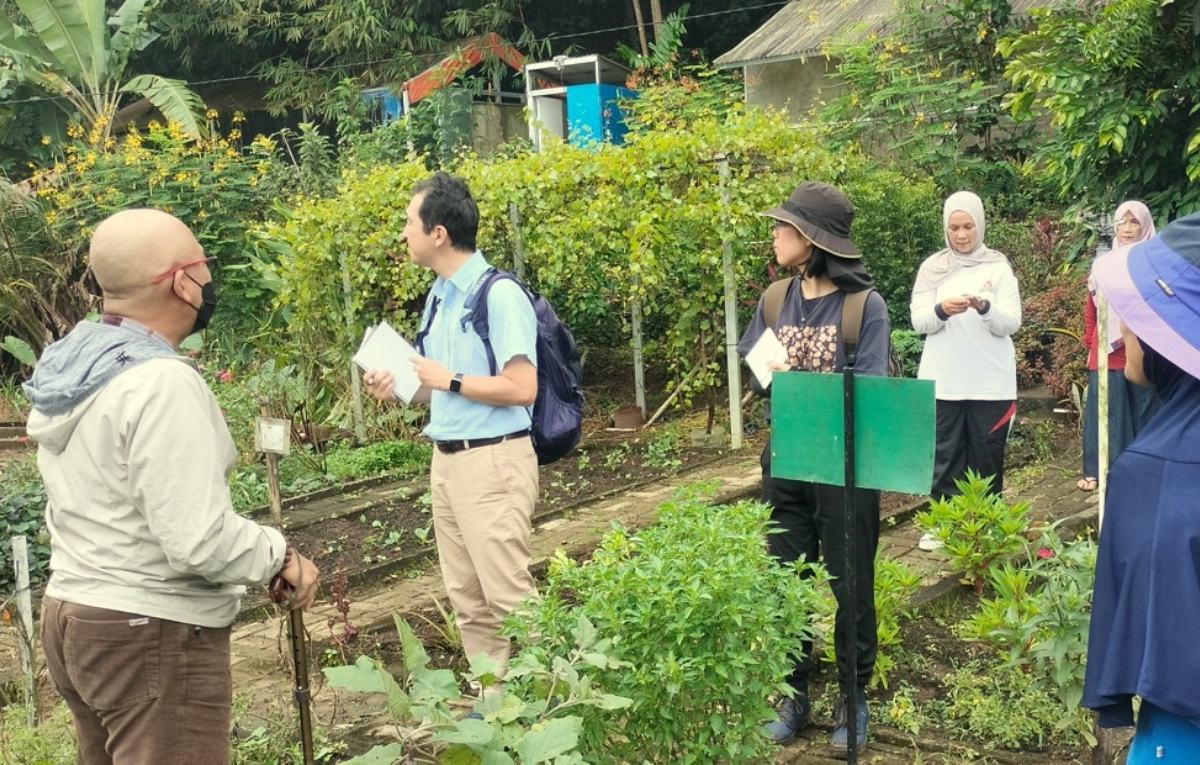 RTH Publik yang dikelola KWT Asri sebagai lanskap produktif sekaligus sebagai obyek edu-wisata, di Bubulak, Kota Bogor Barat.