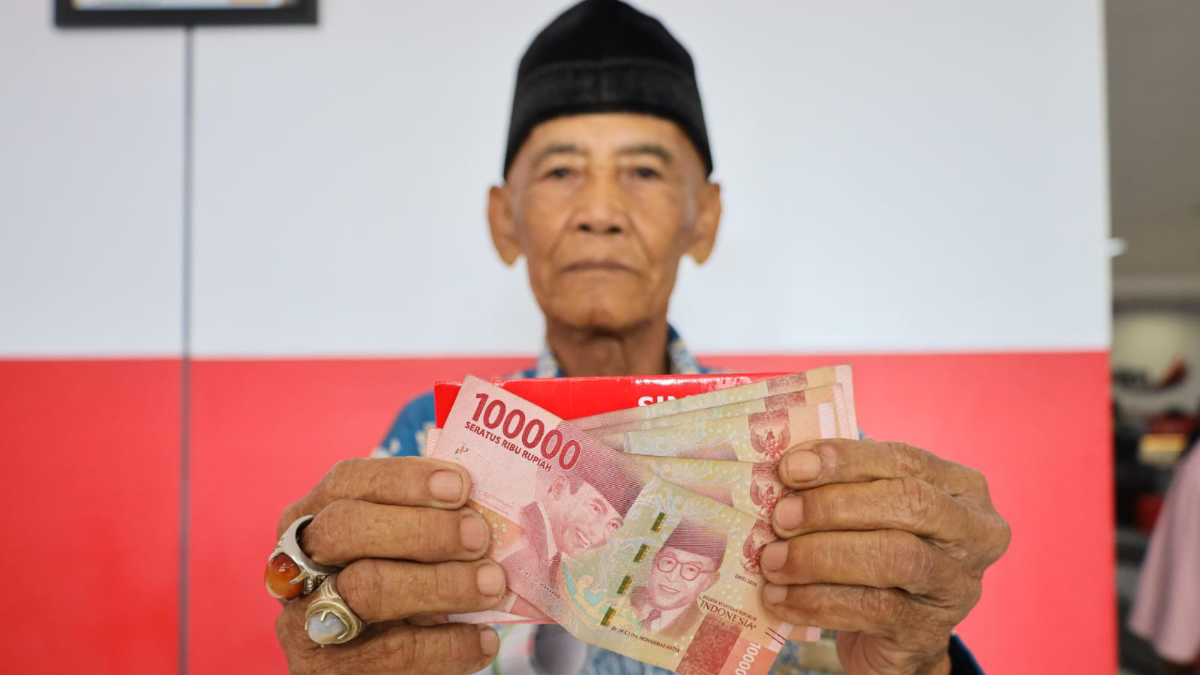 Ilustrasi penyaluran bansos untuk KPM PKH BPNT.
