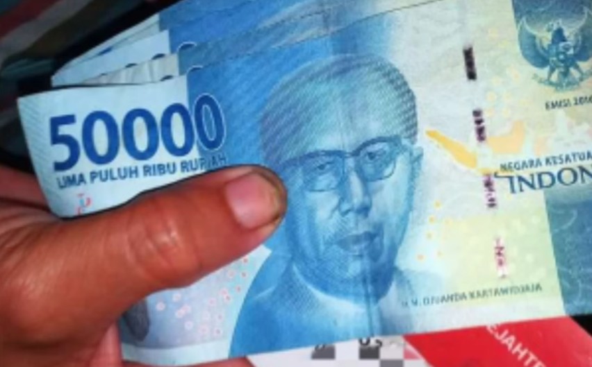 KPM melaporkan menerima bantuan ganda BPNT dan PKH melalui KKS Mandiri pada Selasa (16/12/2025)