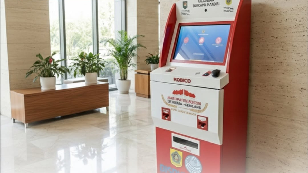 Mesin Anjungan Dukcapil Mandiri (ADM) tersedia di sejumlah lokasi di Kabupaten Bogor untuk mengurus kebutuhan administrasi kependudukan.&nbsp;