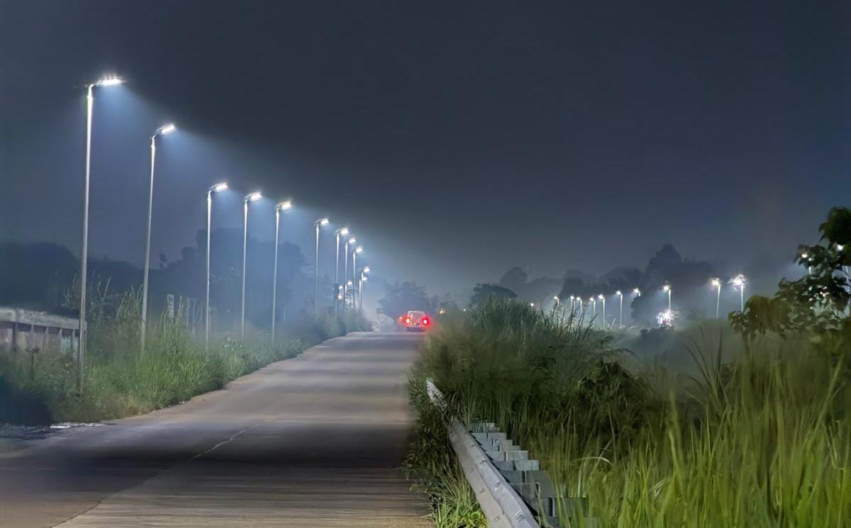 Jalan Raya Bomang (Bojonggede-Kemang) nampak terlihat terang setelah dipasang PJU oleh Dishub Kabupaten Bogor.