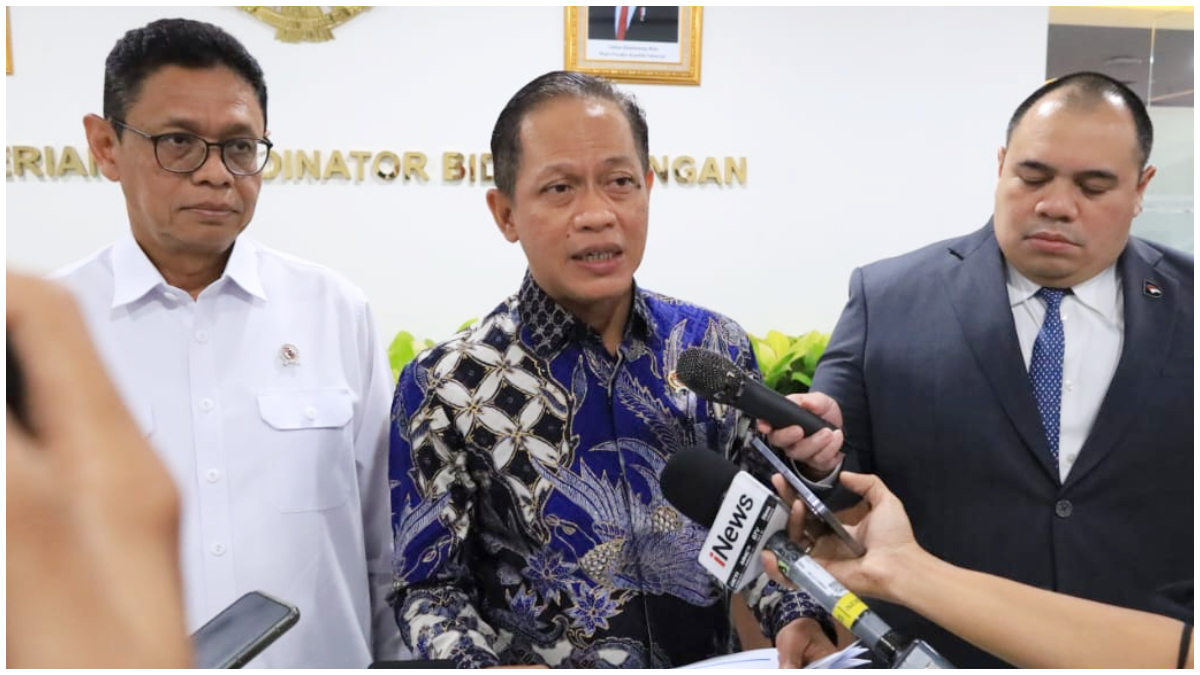 Menteri LH - Kepala BPLH Hanif Faisol, saat memberikan keterangan pers usai Rakortas.