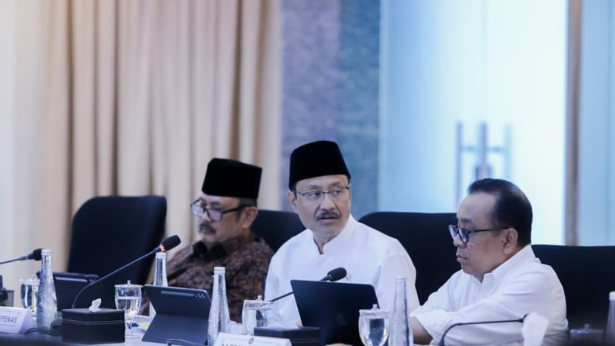 Menteri Sosial Saifullah Yusuf saat Raker di Komisi VIII DPR RI