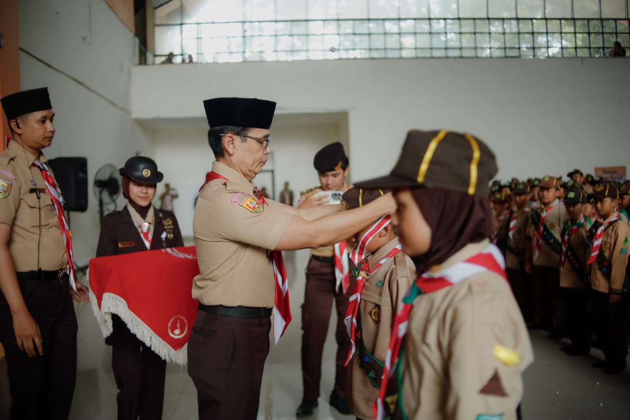 803 Pramuka Siaga mengikuti kegiatan Tapakan dan Inagurasi Pramuka Garuda Angkatan I di Bumi Perkemahan Pramuka Cimandala, Sukaraja, Kabupaten Bogor, Kamis 18 Desember 2025.