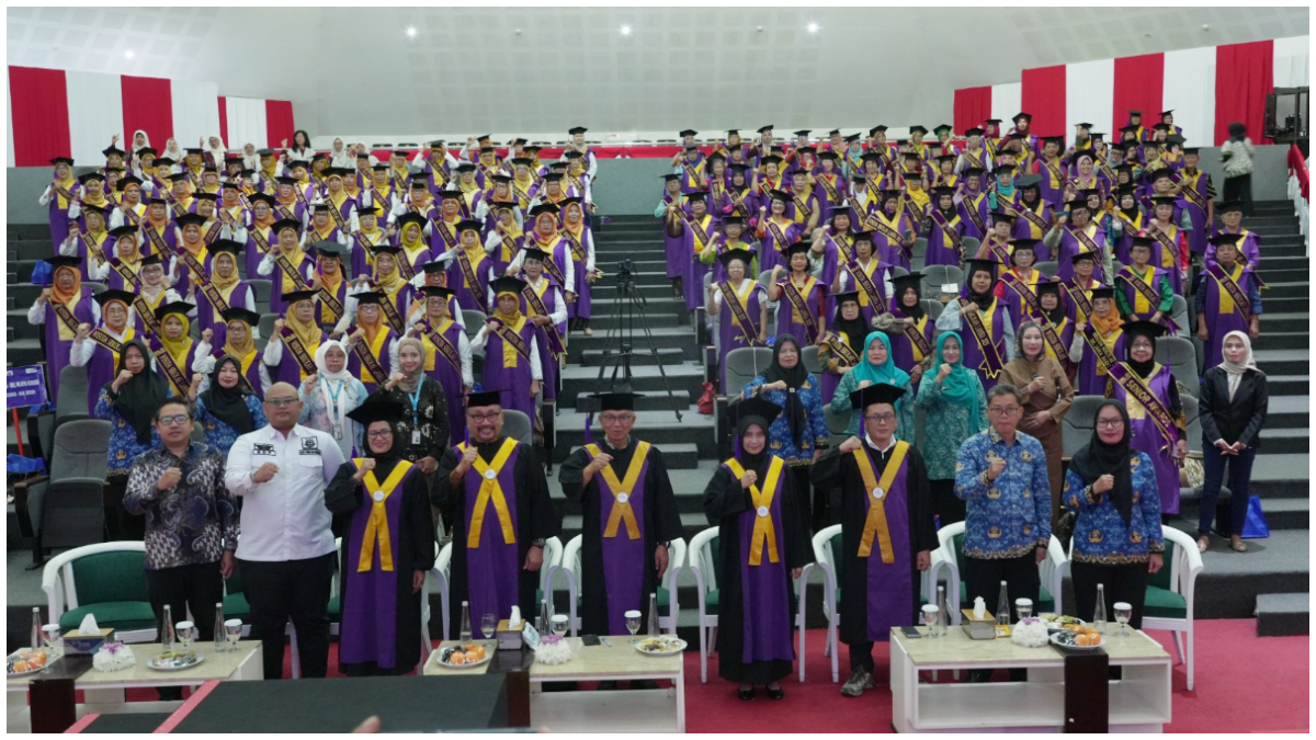 Kegiatan Wisuda Sekolah Lansia di Kabupaten Bogor