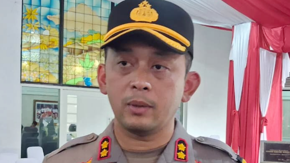 Kapolres Bogor AKBP Wikha Ardilestanto saat memberi keterangan kepada wartawan di Cibinong, Kabupaten Bogor, Jumat, 19 Desember 2025.