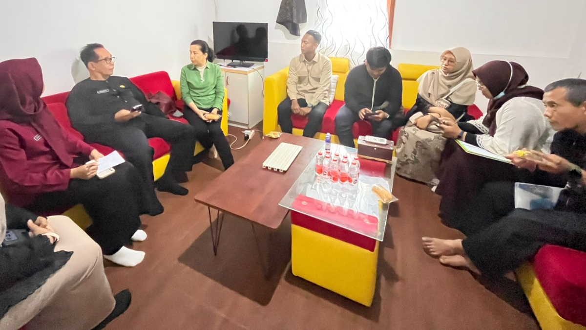DKP dan Pemerintah Kecamatan Babakanmadang saat melakukan peninjauan ke lokasi SPPG di Cijayanti, Kabupaten Bogor.