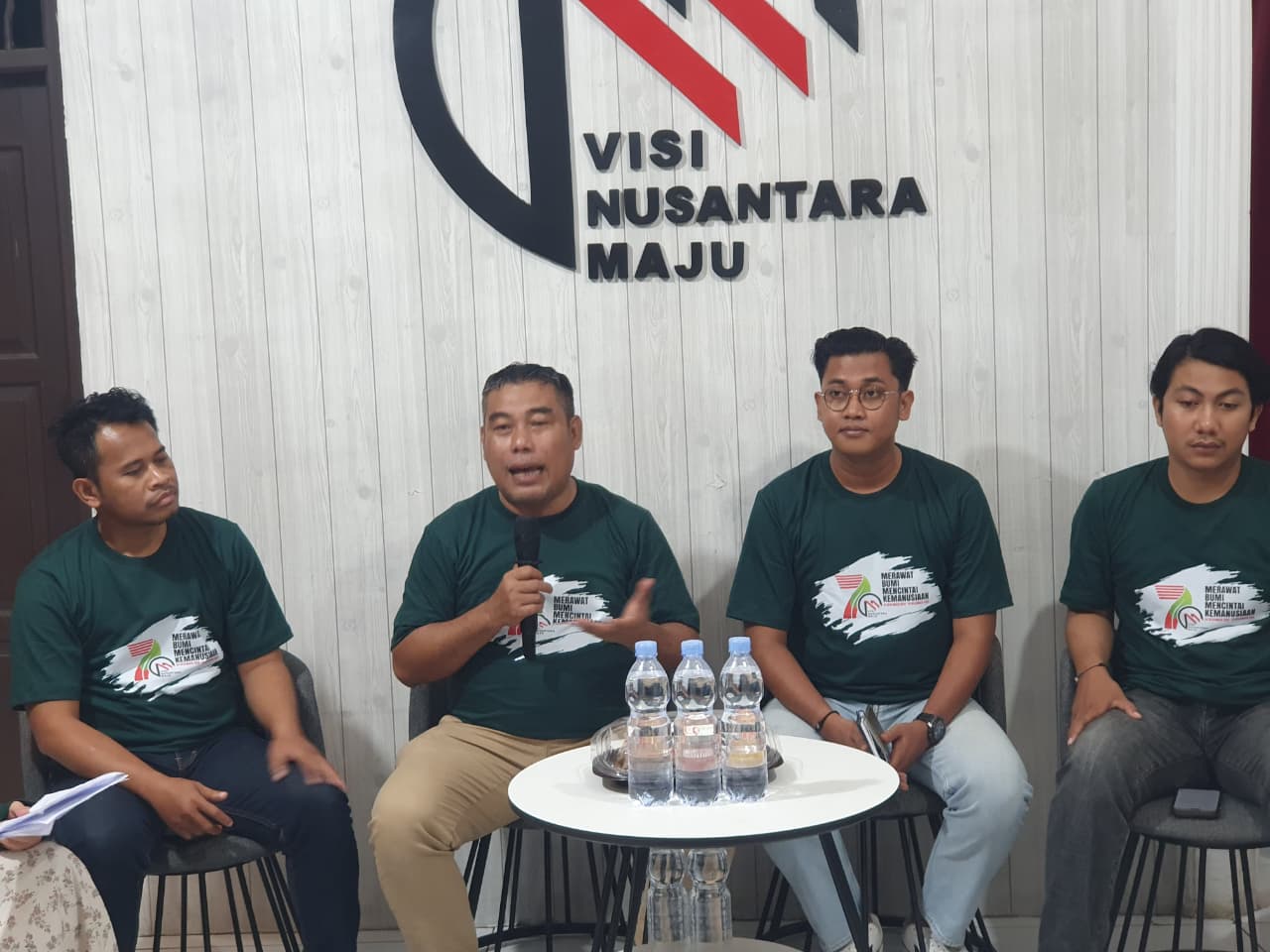 Founder Vinus, Yusfitriadi saat menyampaikan keterangan.