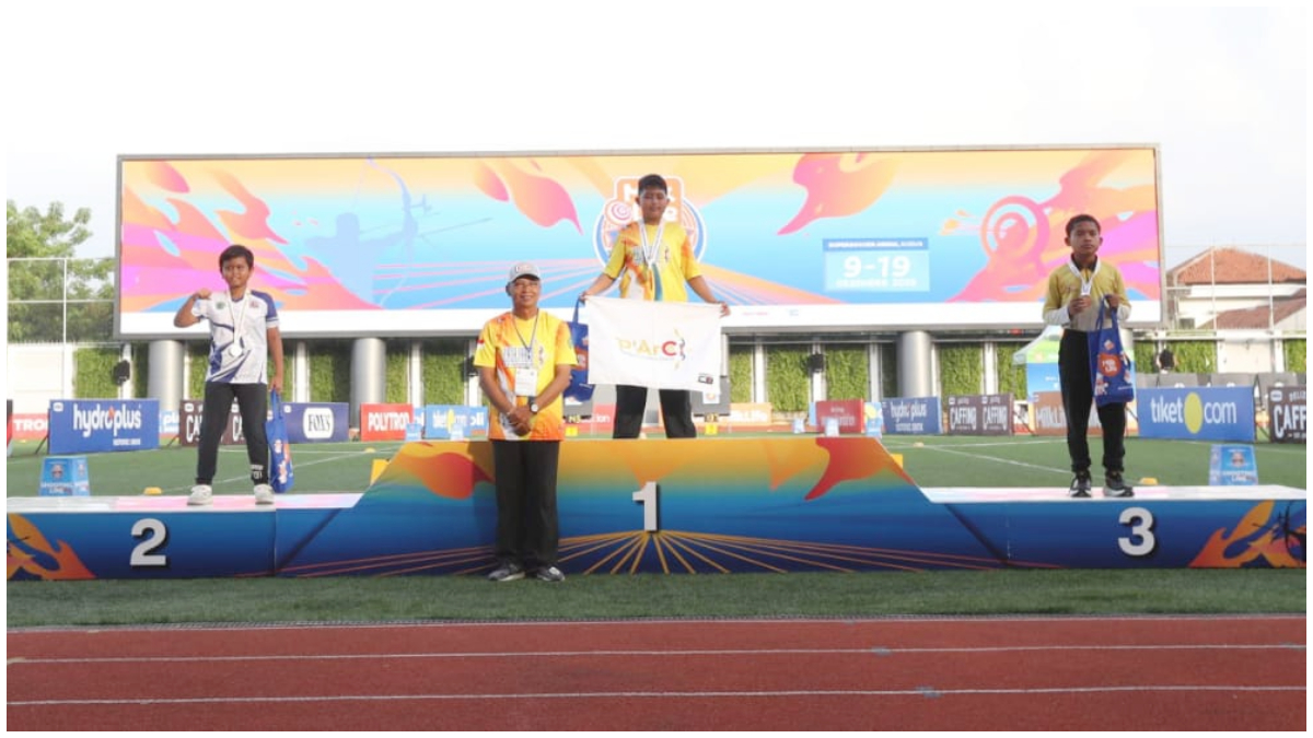 Atlet Pajajaran Archery Centre meraih medali dalam Kejurnas Antar Klub yang diadakan PB Perpani.
