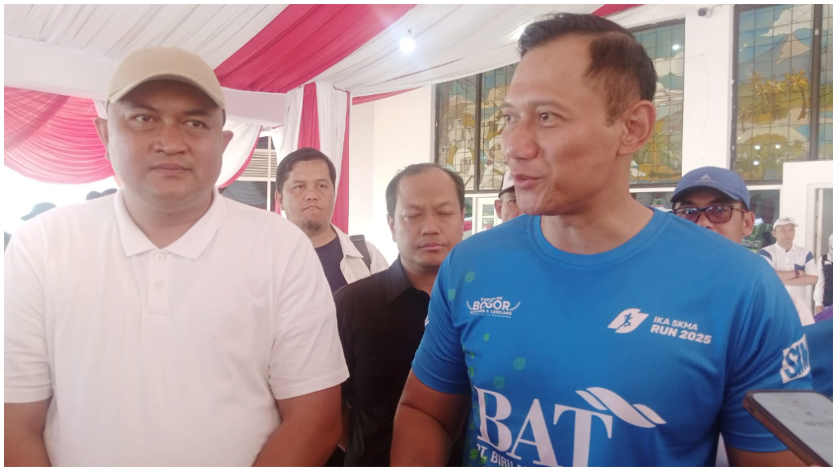 Bupati Bogor, Rudy Susmanto bersama Menko IPK RI, AHY saat menyampaikan keterangan.