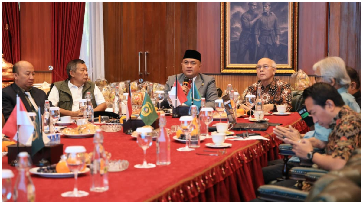 Bupati Bogor, Rudy Susmanto bersama beberapa tokoh Bogor Timur membahas percepatan pembangunan di wilayah Bogor Timur.