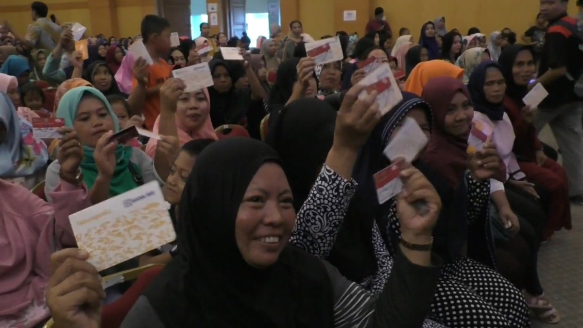 Ilustrasi. KPM bansos PKH BPNT.