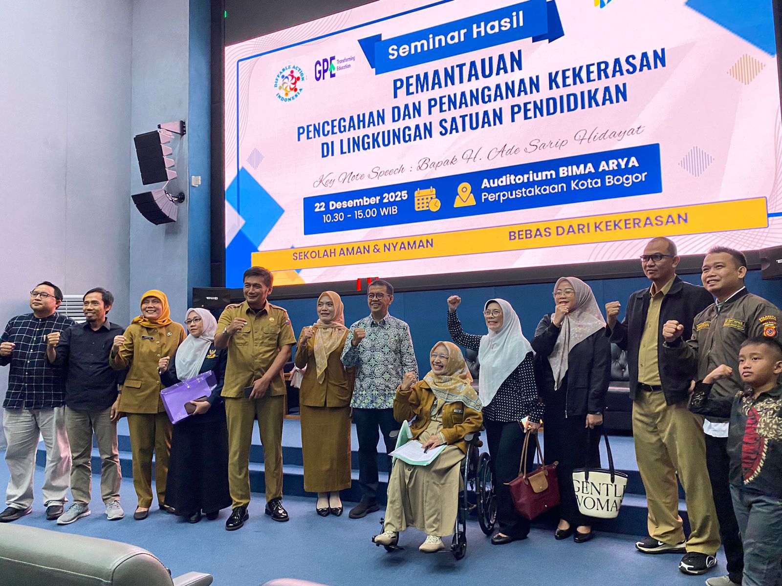 YDAI saat melaksanakan seminar hasil pemantauan pencegahan penanganan kekerasan dalam lingkup satuan pendidikan.