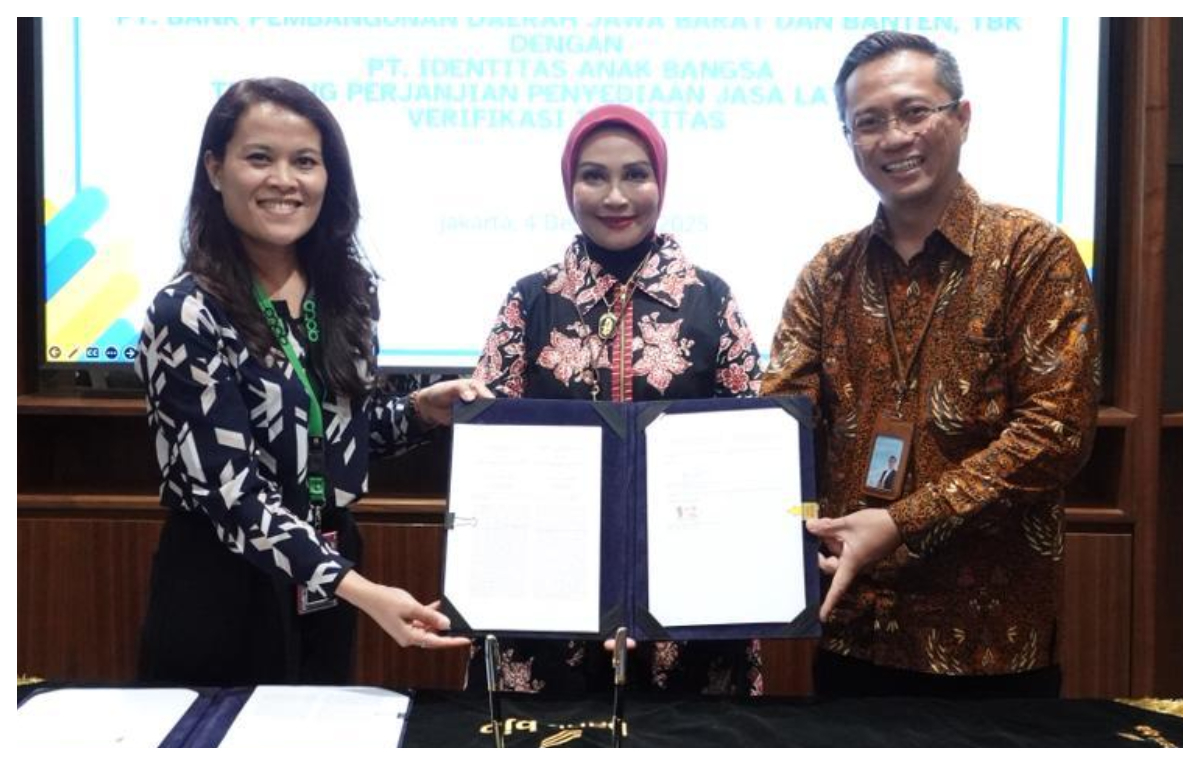 Bank bjb dan GoTo Financial menandatangani Perjanjian Kerja Sama untuk meningkatkan layanan perbankan digital.