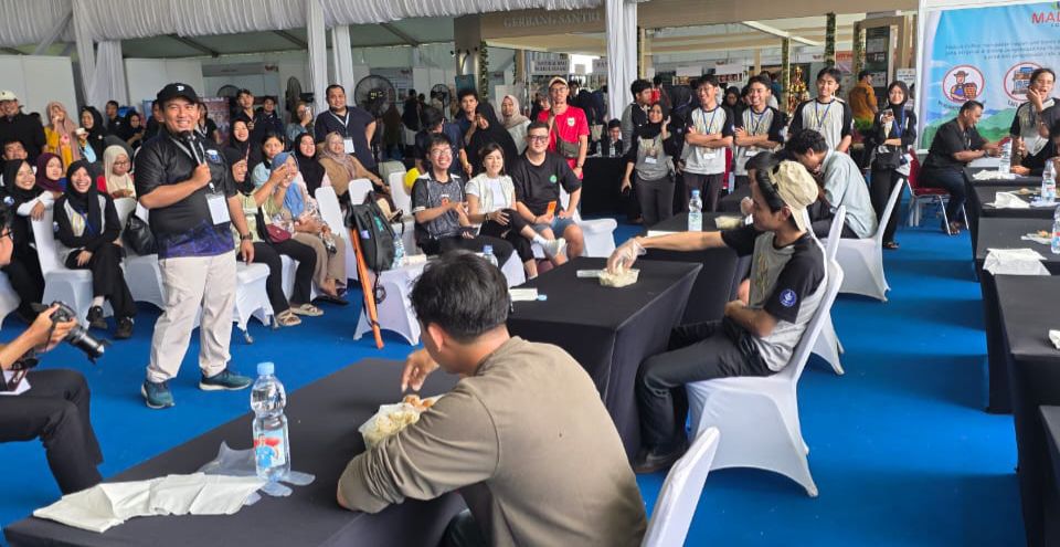 Para pengunjung antusias mengikuti Pameran Busareko sebagai salah satu rangkaian dari agenda PRA IPK 2025 di Dramaga, Kabupaten Bogor.