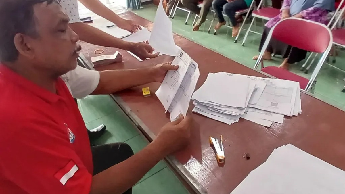 Ilustrasi: Penyaluran bantuan sosial (bansos) kepada para penerima manfaat atau KPM.&nbsp;