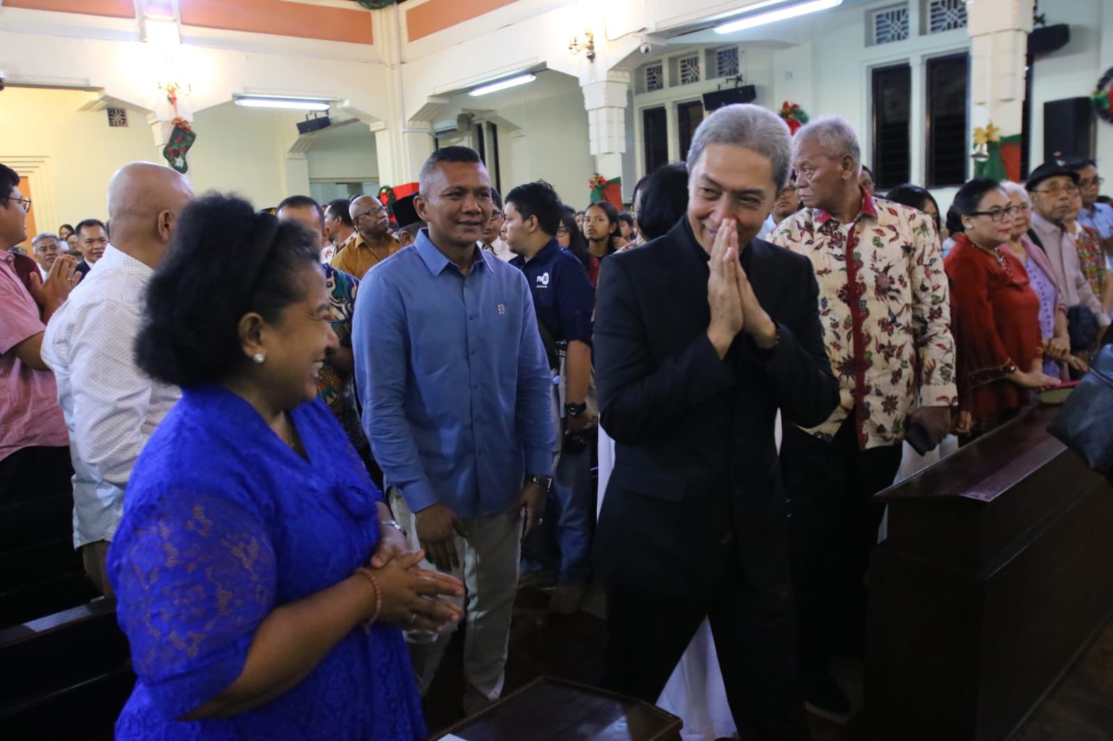 Wali Kota Dedie A Rachim Bersama Forkopimda Kota Bogor kunjungi Gereja di malam Misa Natal.