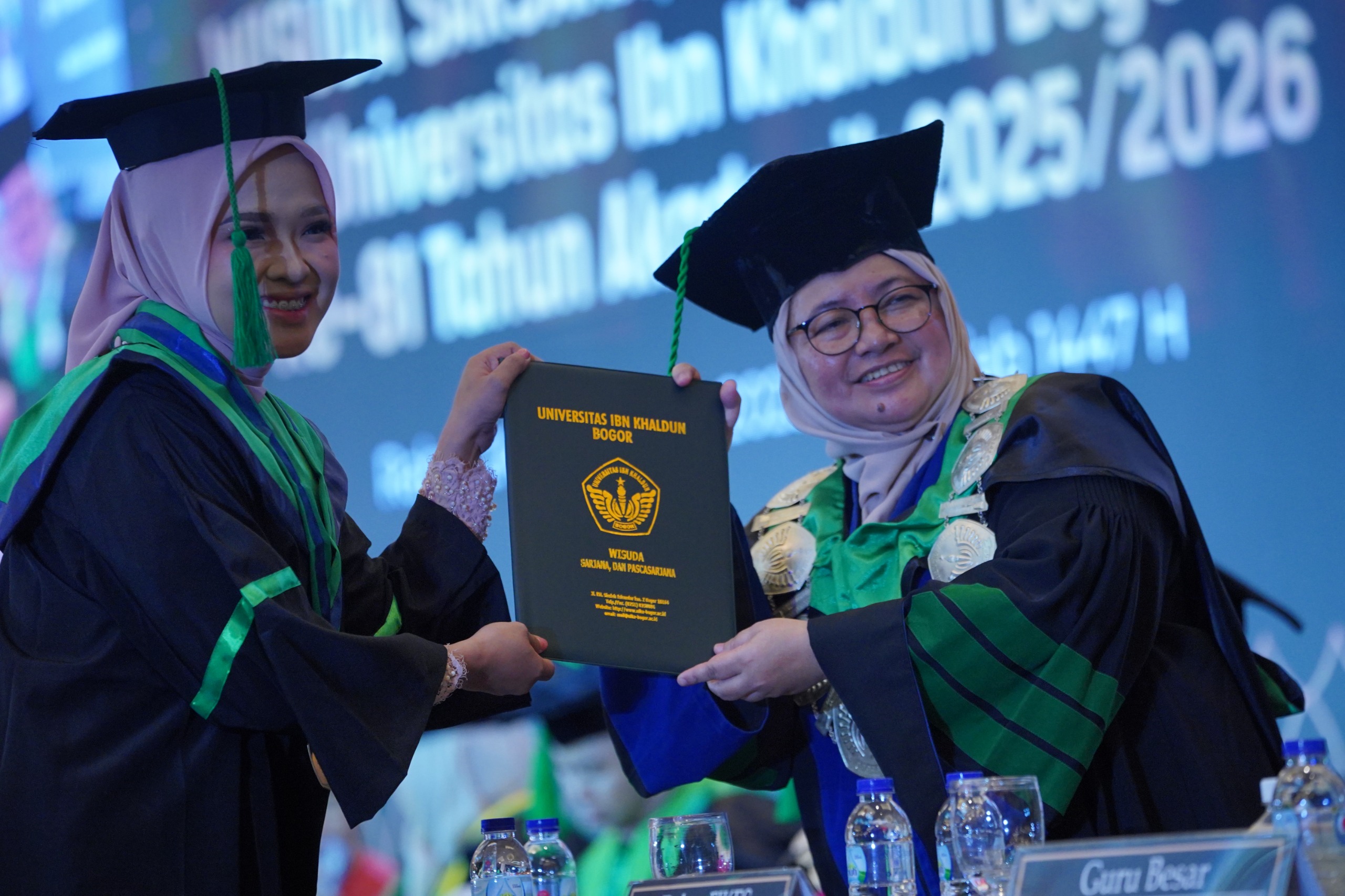 UIKA Bogor, melakukan Wisuda ke-81 Tahun Akademik 2025/2026, yang digelar khidmat di Puri Begawan Kota Bogor, Rabu 24 Desember 2025.