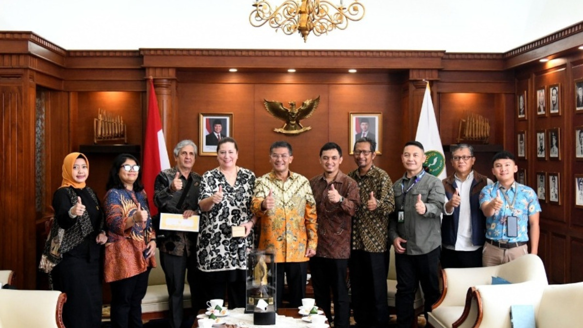 Wakil Gubernur Jawa Barat Erwan Setiawan bertemu Dubes Republik Kuba.&nbsp;