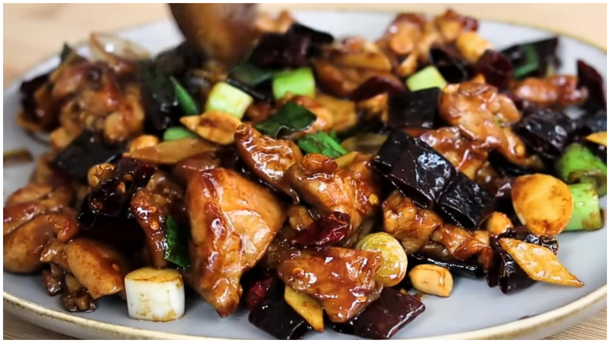 Resep Rahasia Sensasi Pedas Gurih Ayam Kungpao ala Chef Devina Hermawan.