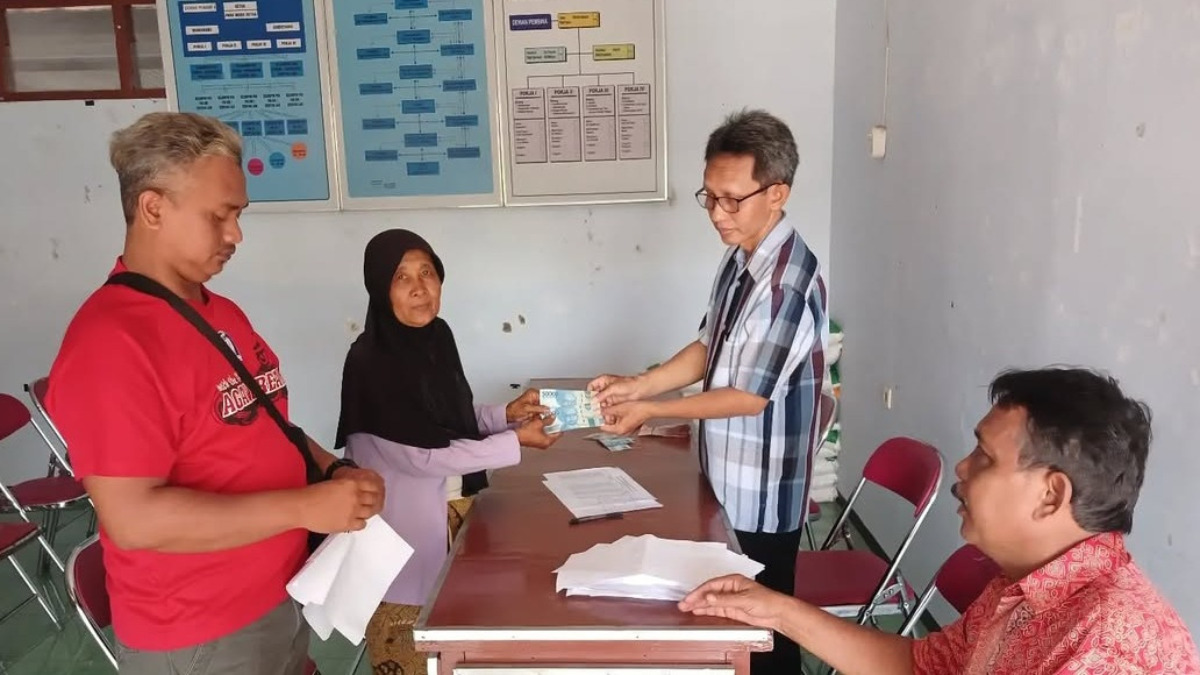 Ilustrasi. Penyaluran dana bansos BPNT melalui KKS.