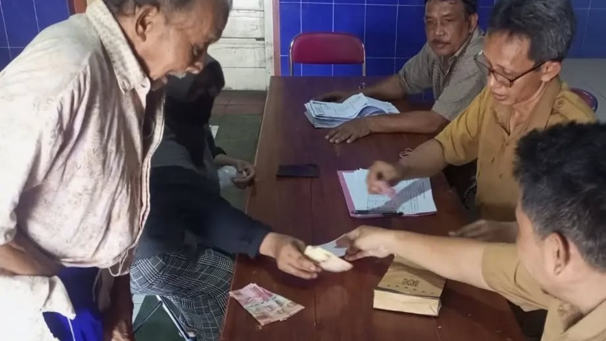 Ilustrasi. Penyaluran bansos PKH BPNT.