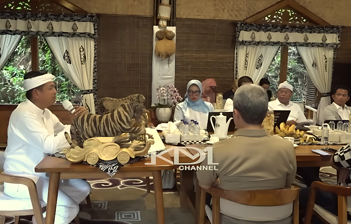 Gubernur Jawa Barat, Dedi Mulyadi saat memberikan arahan.