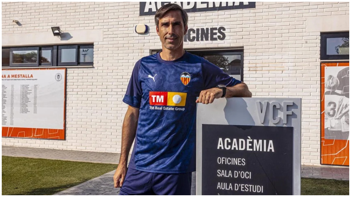 Fernando Martin, Pelatih Valencia CF Femenino B jadi bersama tiga anaknya jadi korban meninggal kecelakaan kapal di Indonesia.