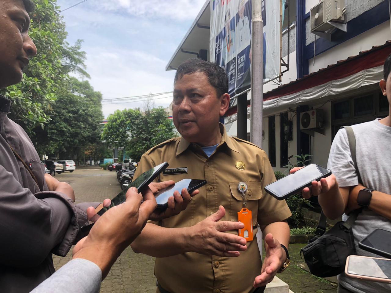 Kadispora Kota Bogor, Anas S Resmana saat dimintai keterangan.
