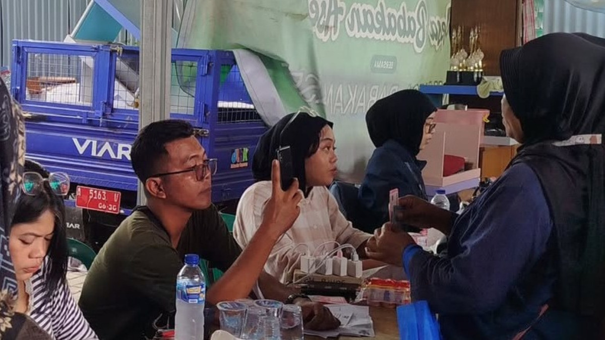 Ilustrasi penyaluran bansos BLT Kesra ke KPM.