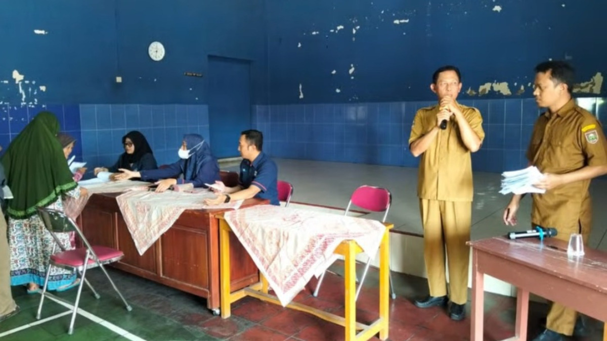 Ilustrasi. Pembagian bansos PKH BPNT.