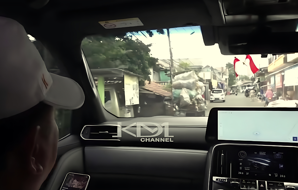 Gubernur Jawa Barat, Dedi Mulyadi saat meninjau kawasan industri di Kabupaten Bogor.