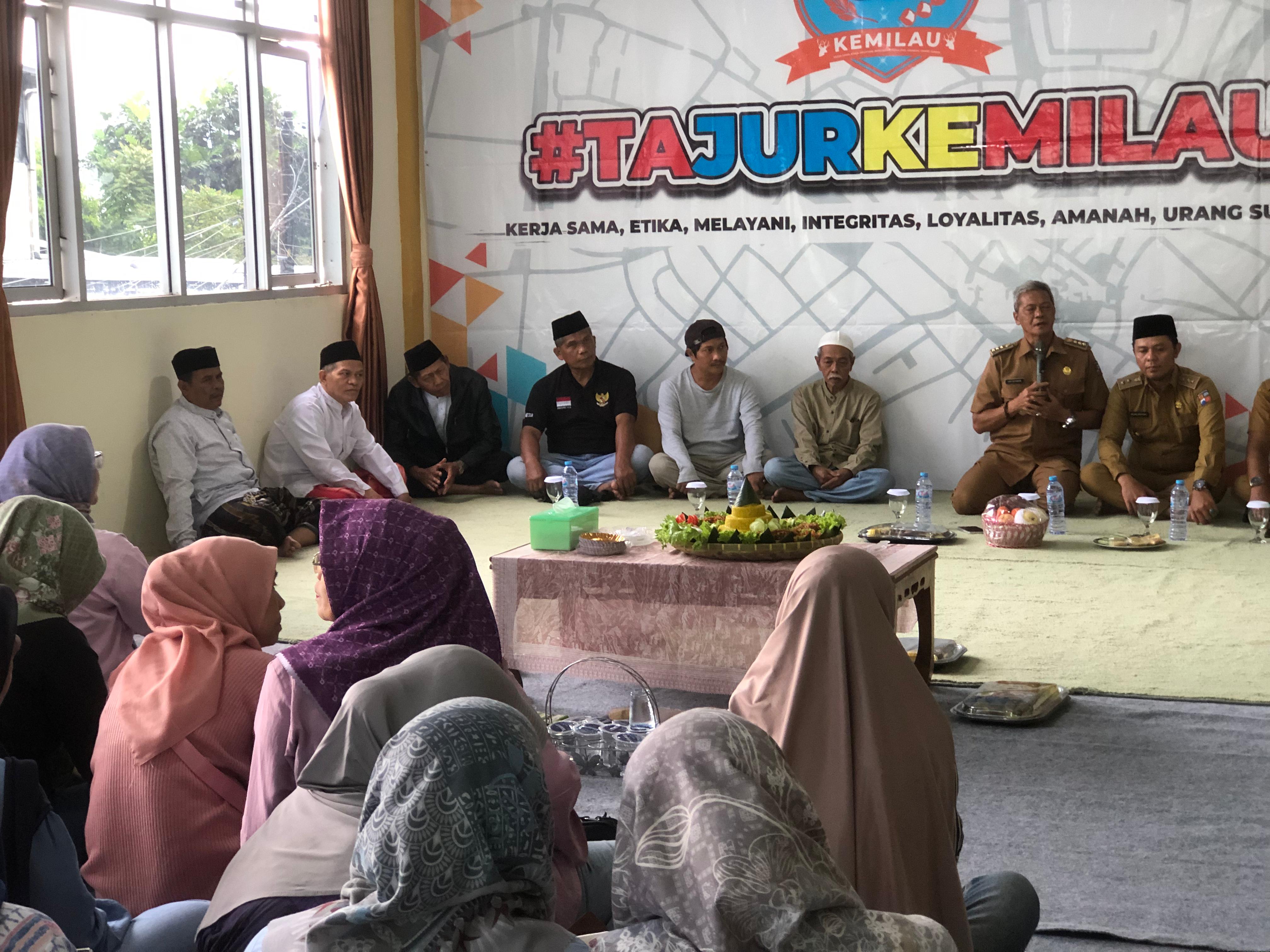Warga RT04 RW02 menggelar syukuran pasca menyabet gelar juara Bogorku Bersih 2025.