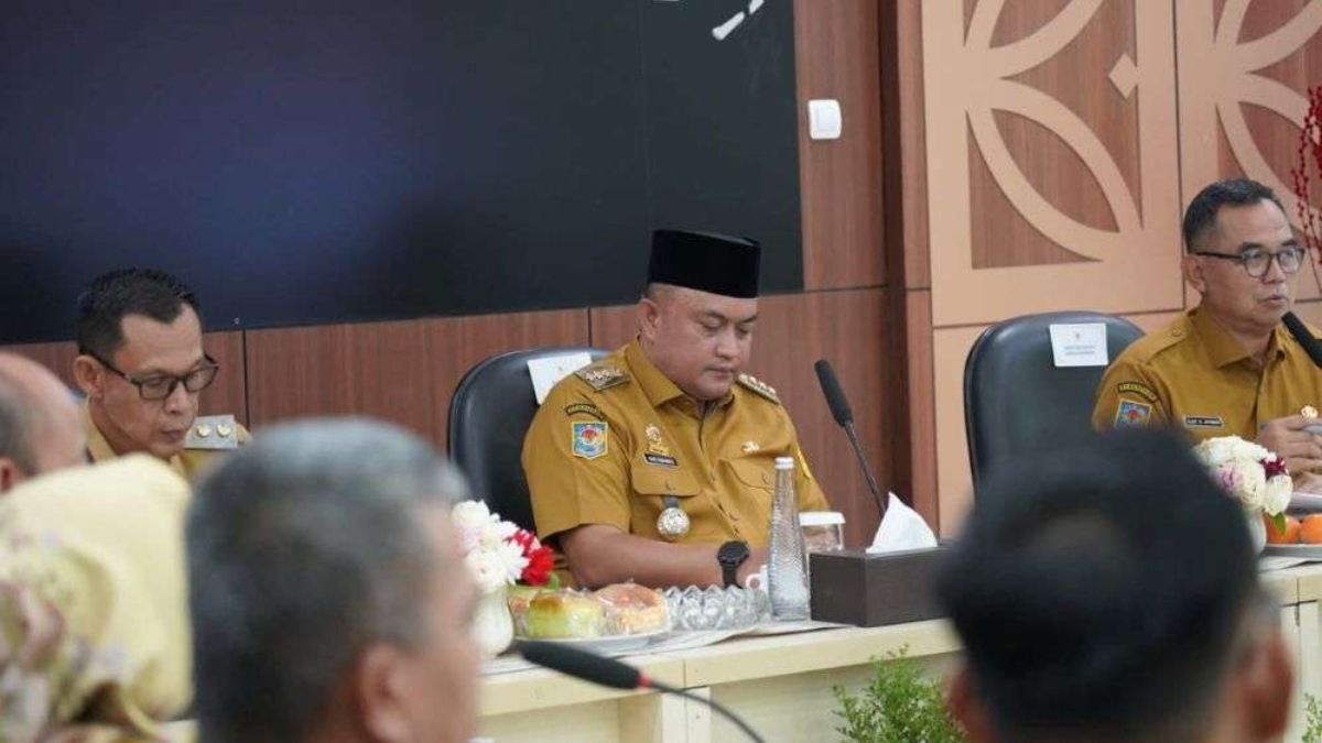 Rapat koordinasi evaluasi program pembangunan tahun 2025 ASN bersama Bupati Bogor Rudy Susmanto.