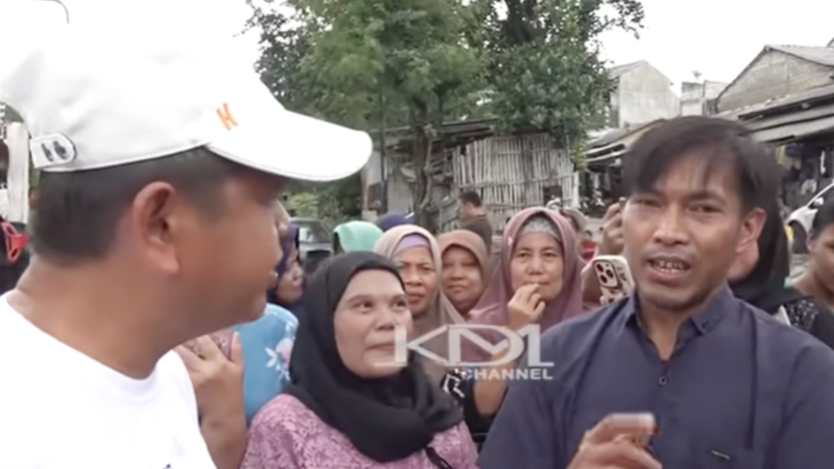 Gubernur Jawa Barat Dedi Mulyadi saat hadir di pernikahan Komarudin warga Citeureup, Kabupaten Bogor.