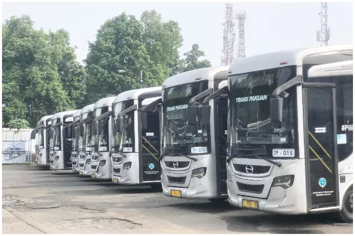 Barisan Biskita Transpakuan di Terminal Bubulak, Kota Bogor.
