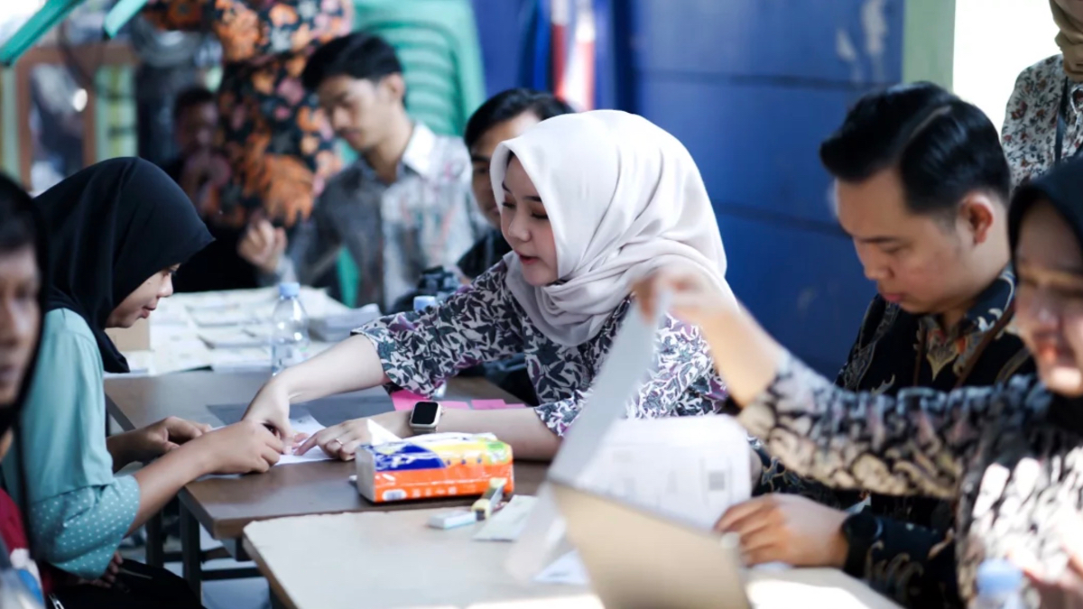 Ilustrasi pencairan bansos reguler dari pemerintah