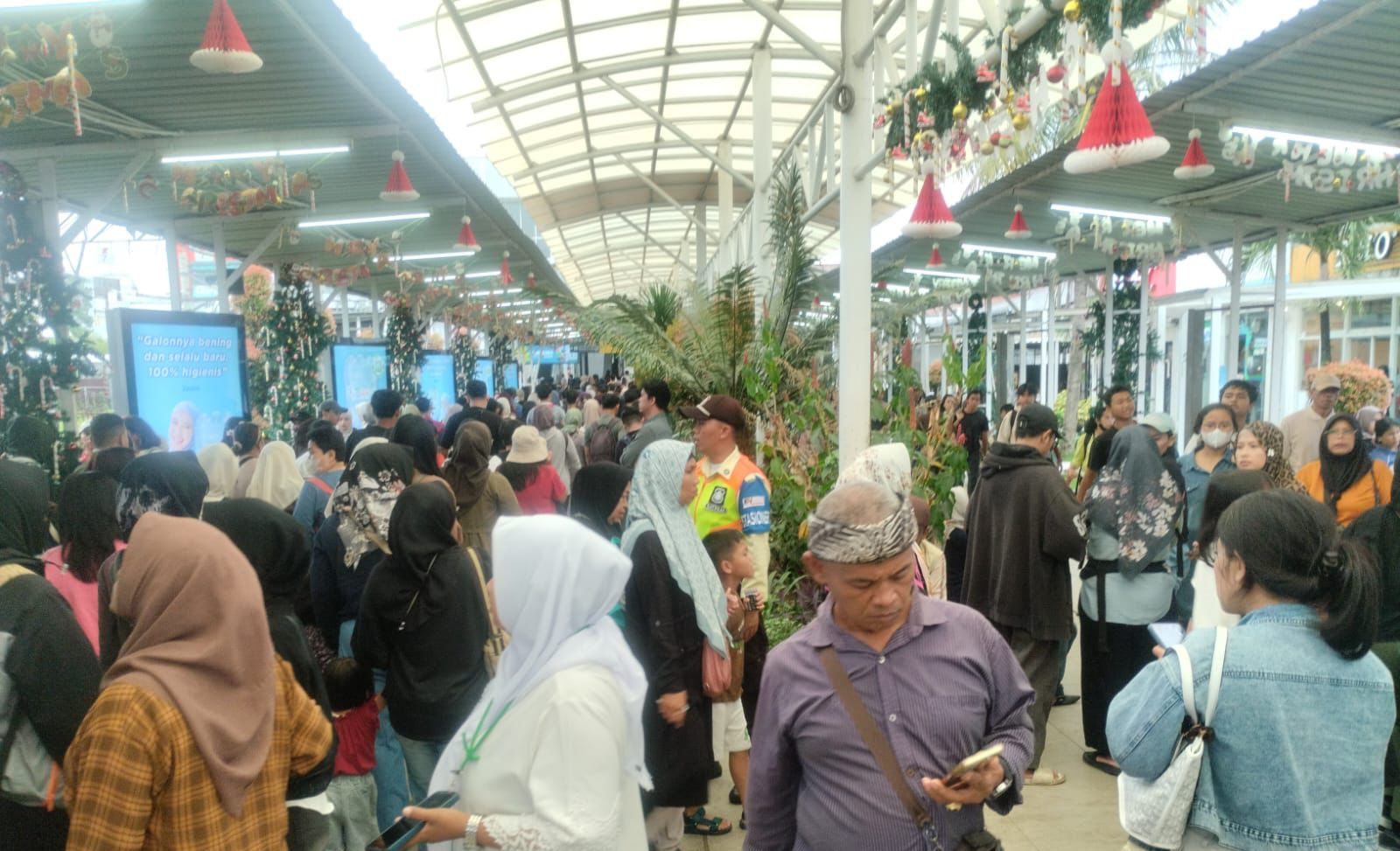 Ilustrasi penumpang KRL di Stasiun Bogor.