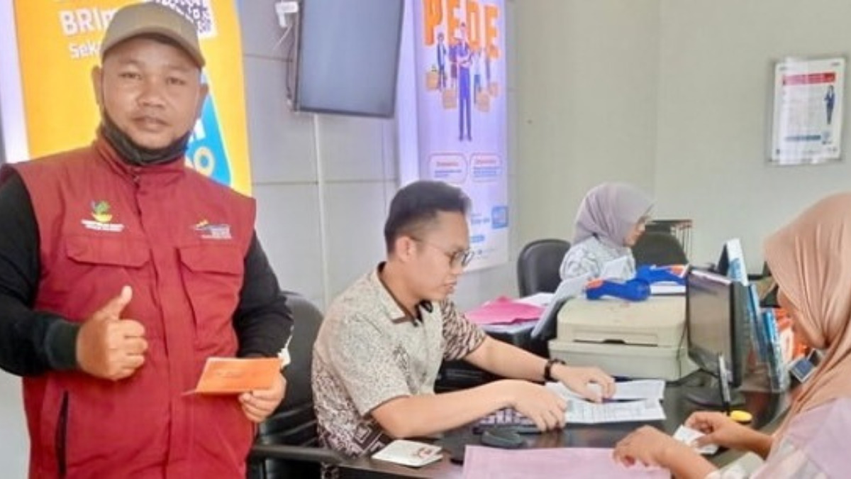 Ilustrasi penyaluran bansos dari pemerintah kepada KPM